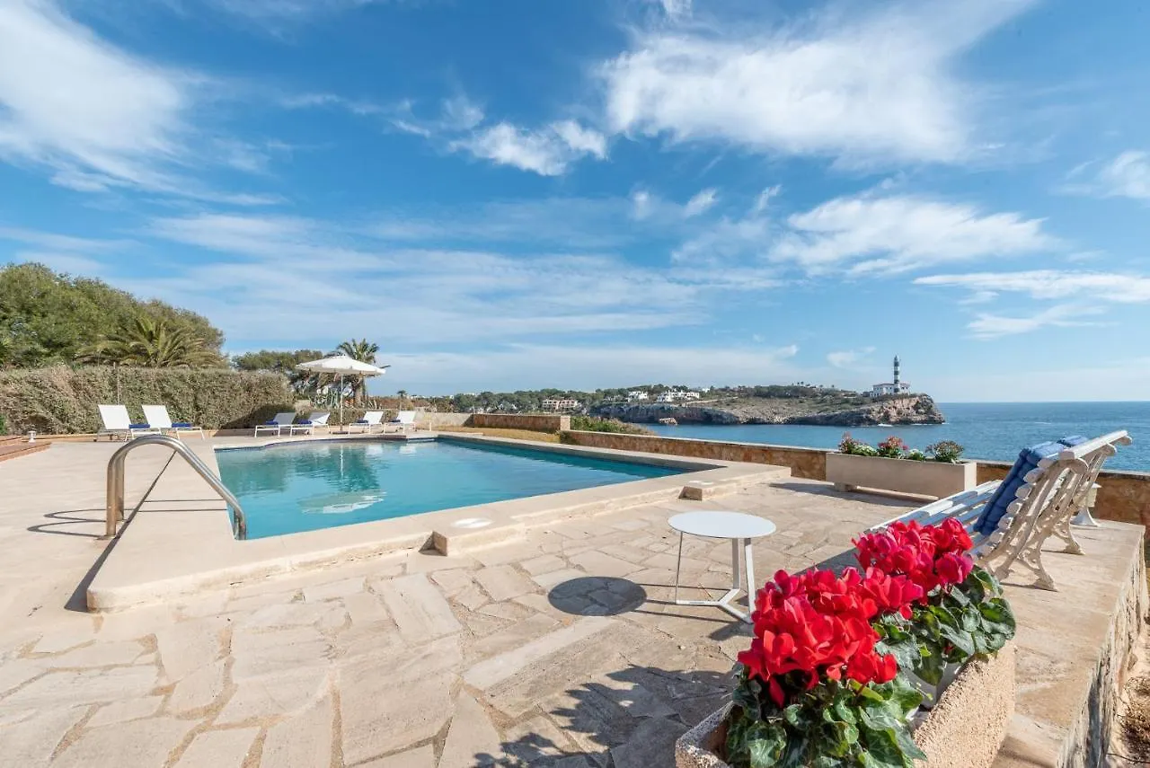 Villa Front A Far Portocolom
